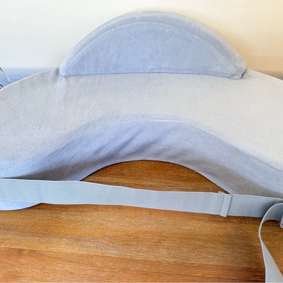 Momcozy Light Blue/Gray Nursing Pillow - Picture 4 of 6